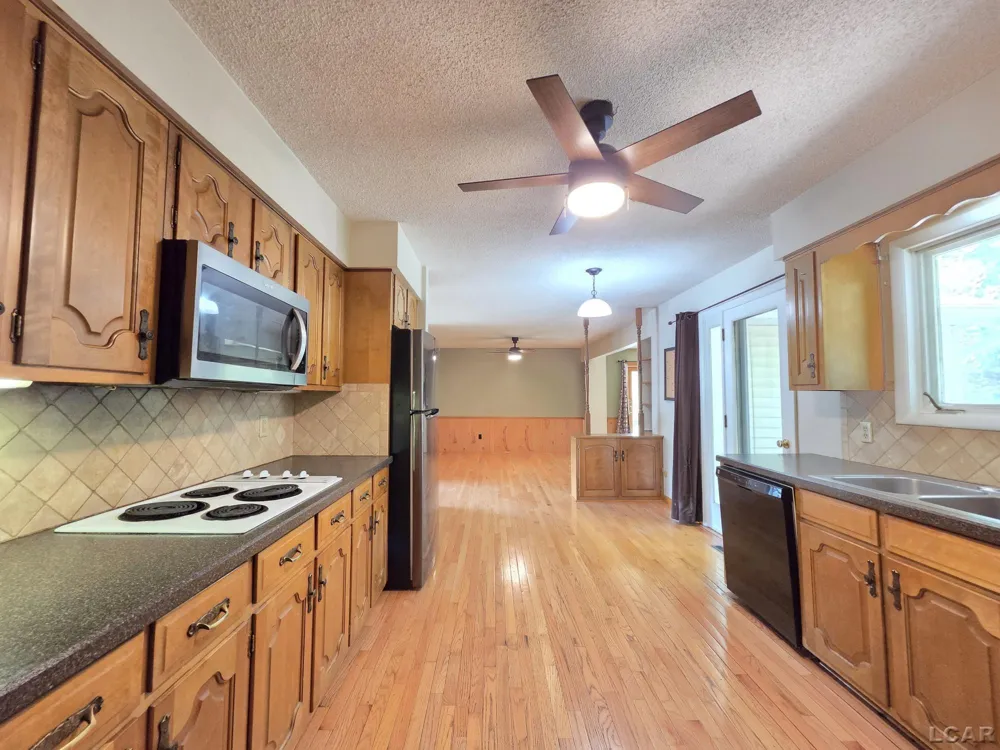 425 MAPLEWOOD COURT Adrian City, MI 49221