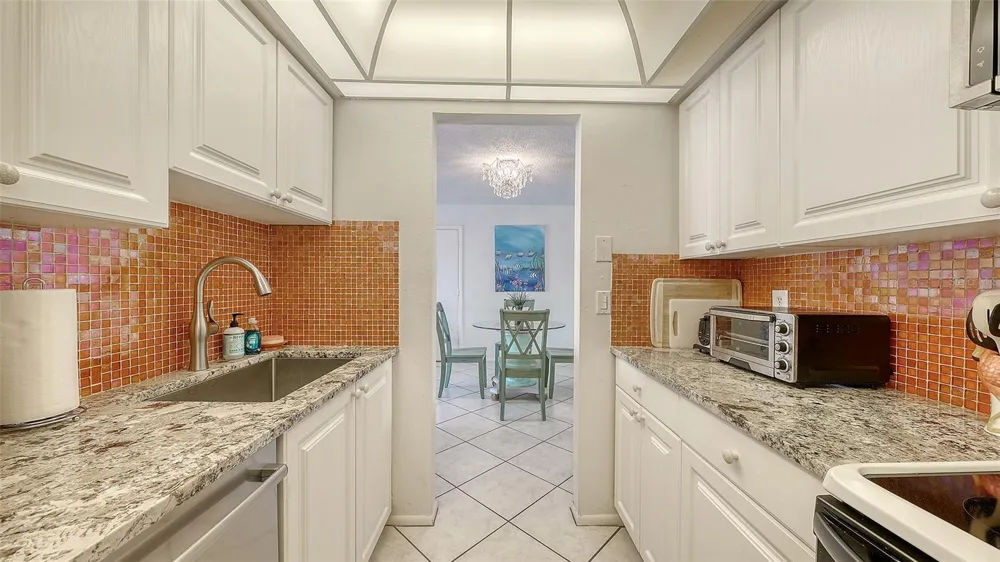 5641 MIDNIGHT PASS ROAD #902 Sarasota, FL 34242
