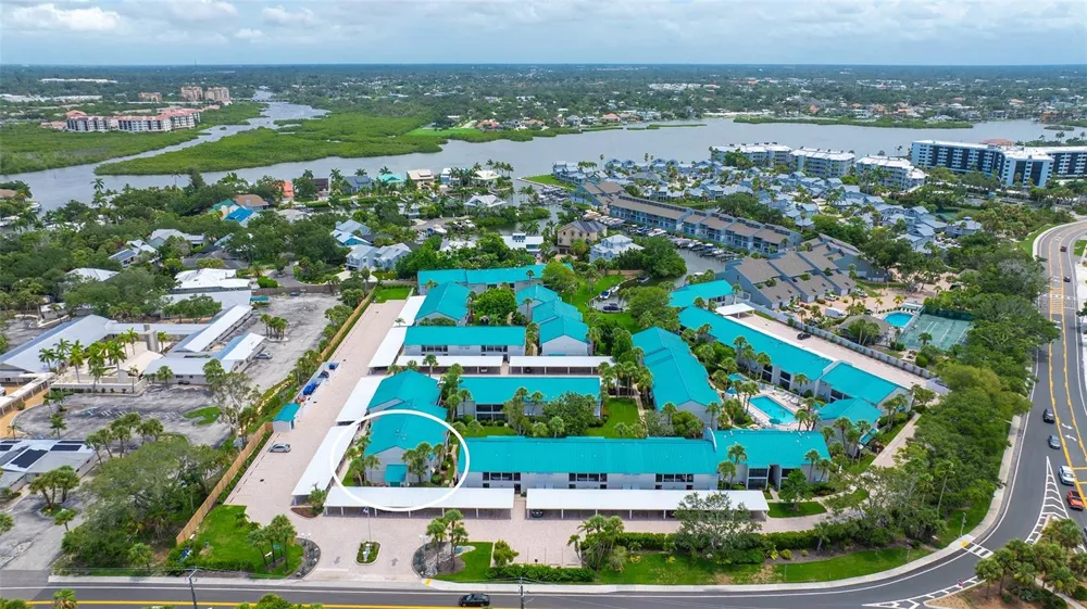 5641 MIDNIGHT PASS ROAD #902 Sarasota, FL 34242
