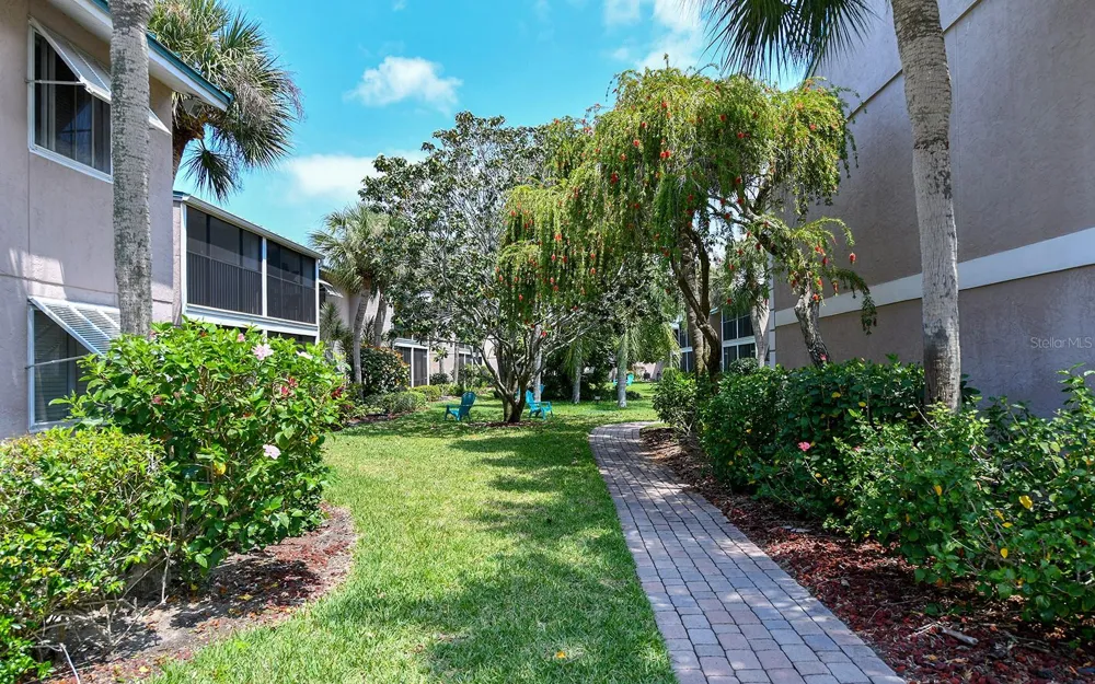 5641 MIDNIGHT PASS ROAD #902 Sarasota, FL 34242