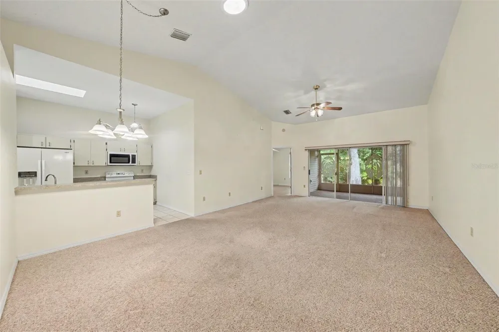 2437 NANTUCKET HARBOR LOOP #2437 Sun City Center, FL 33573