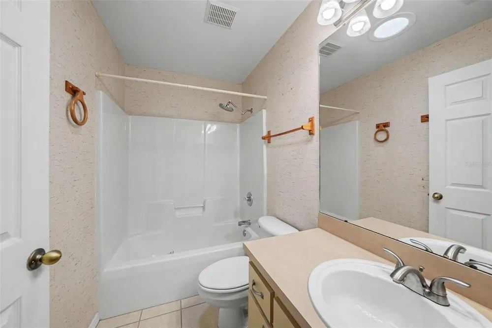 2437 NANTUCKET HARBOR LOOP #2437 Sun City Center, FL 33573