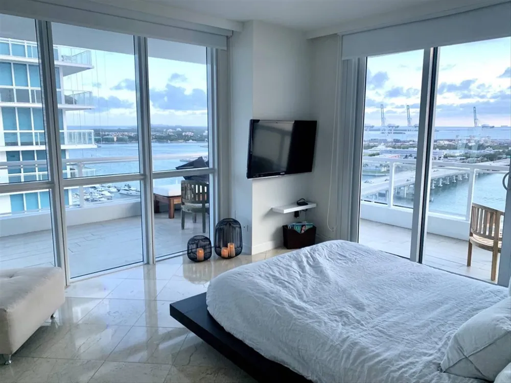 540 WEST AVENUE #2011 Miami Beach, FL 33139