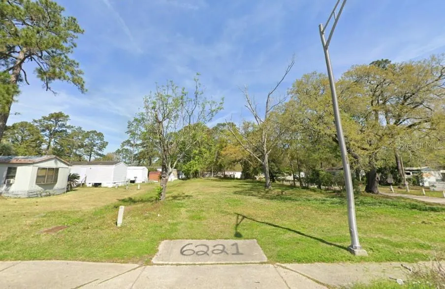 6221 COLLINS ROAD Jacksonville, FL 32244