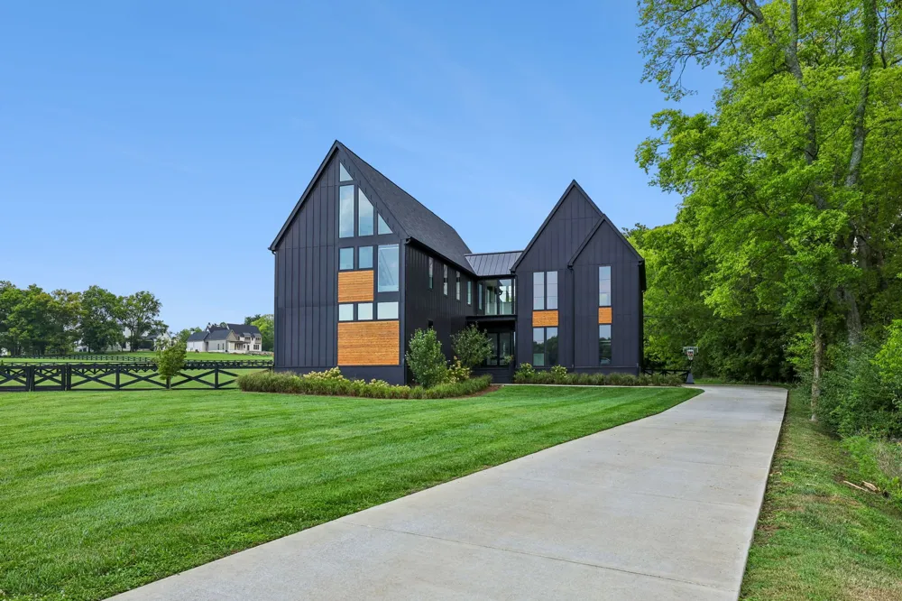 5136 Bond Mill Rd Thompsons Station, TN 37179