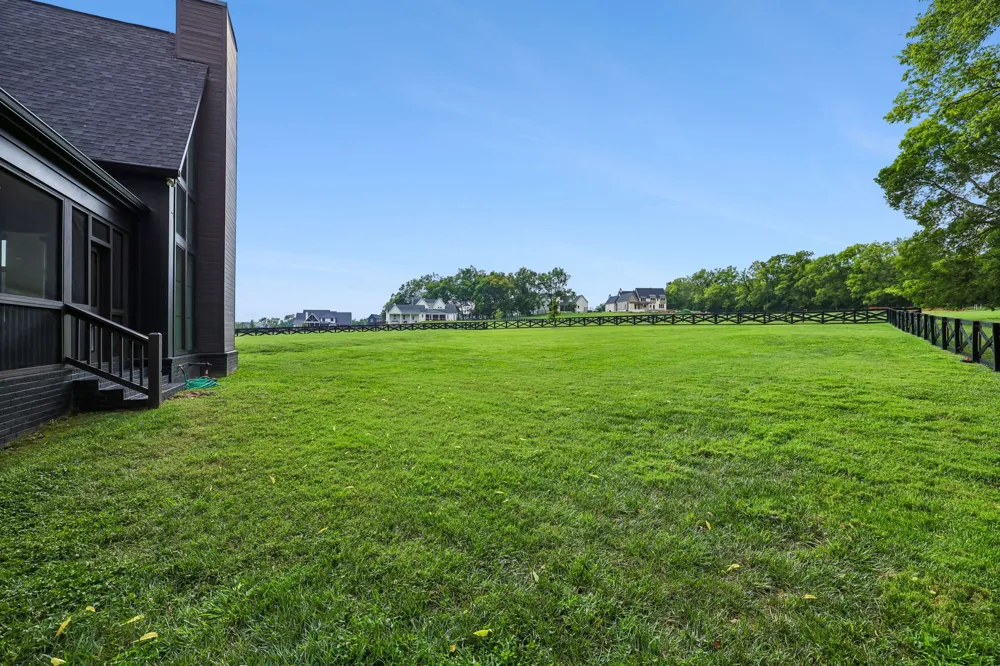 5136 Bond Mill Rd Thompsons Station, TN 37179