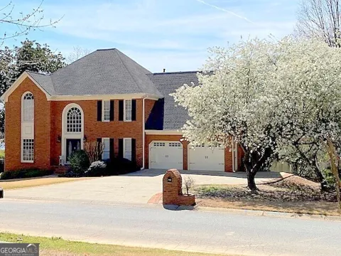122 N Lakeside DR NW