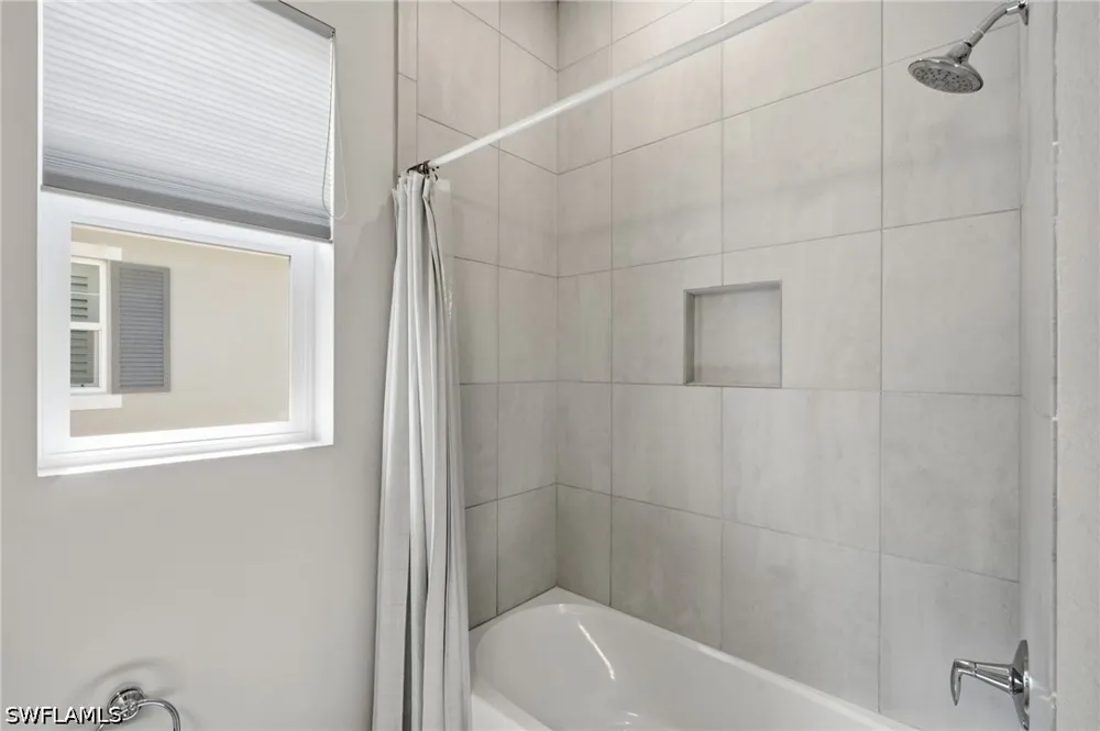 Indies Drive E #201 Naples, FL 34114