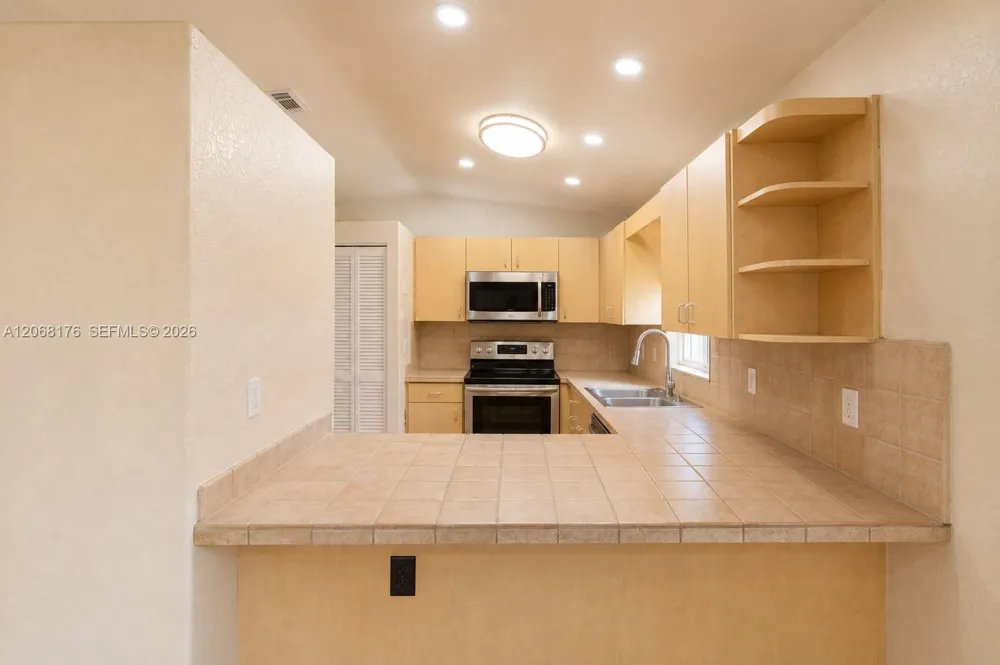 9733 NW 126th Ter Hialeah Gardens, FL 33018