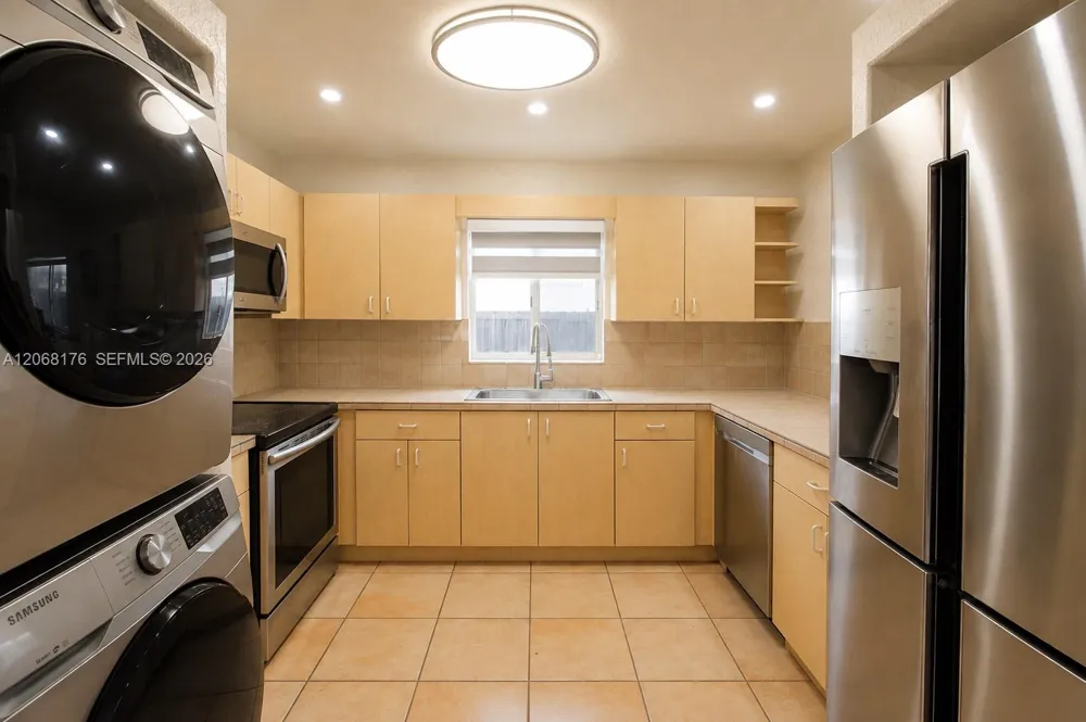 9733 NW 126th Ter Hialeah Gardens, FL 33018