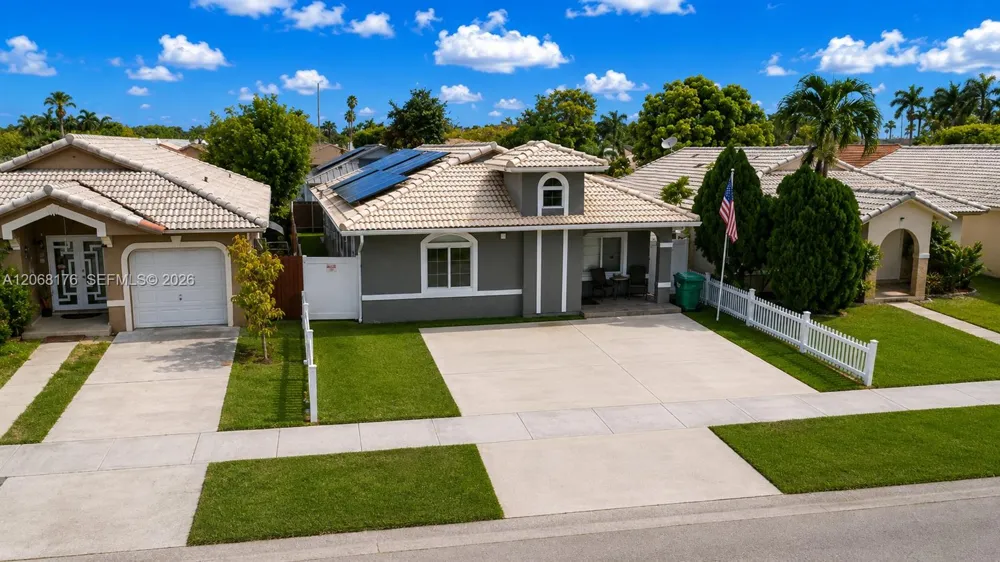 9733 NW 126th Ter Hialeah Gardens, FL 33018