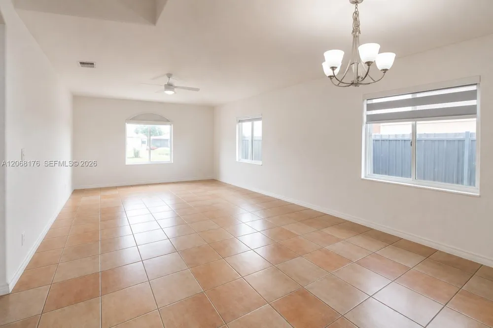 9733 NW 126th Ter Hialeah Gardens, FL 33018