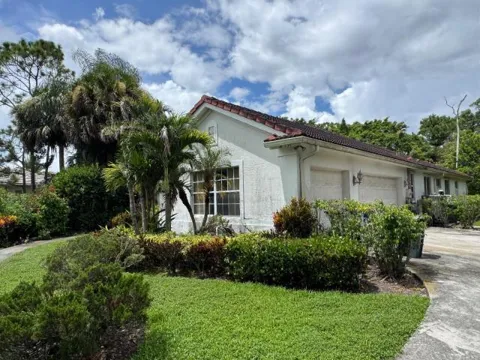 18554 SE OLD TRAIL DRIVE E