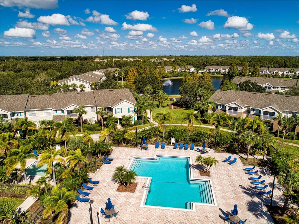 7405 VISTA WAY #203 Bradenton, FL 34202