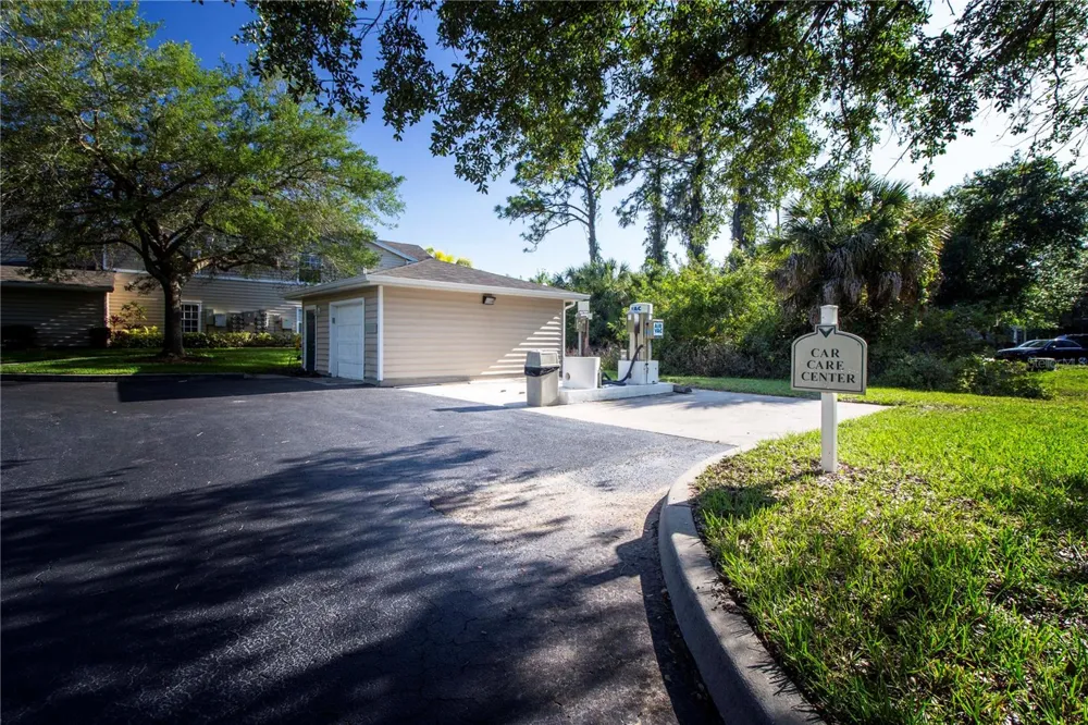 7405 VISTA WAY #203 Bradenton, FL 34202