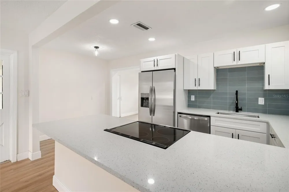 3733 SURREY DRIVE Orlando, FL 32812