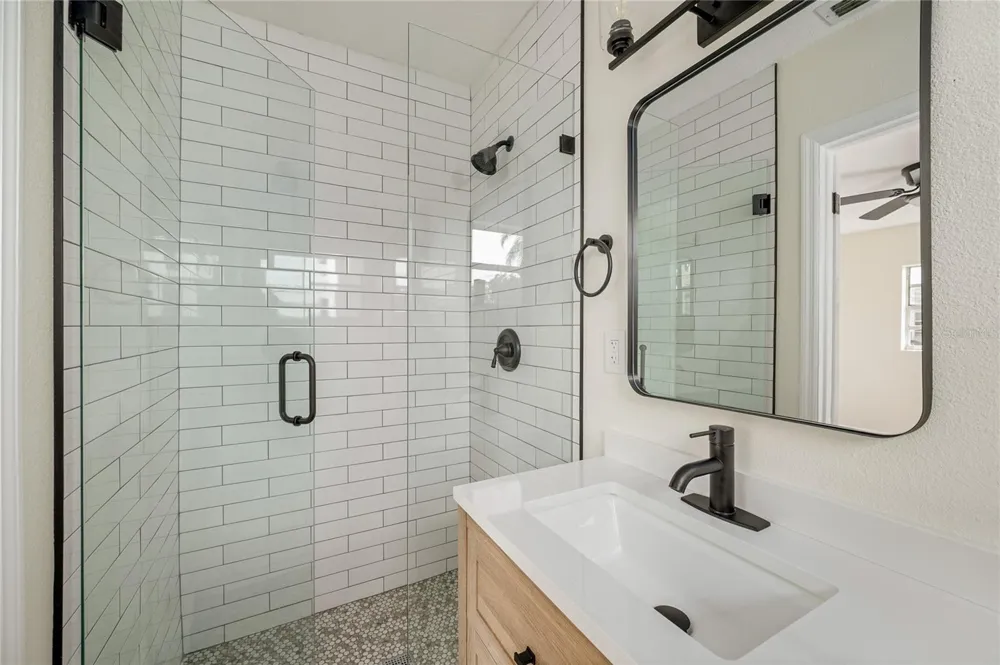 3733 SURREY DRIVE Orlando, FL 32812