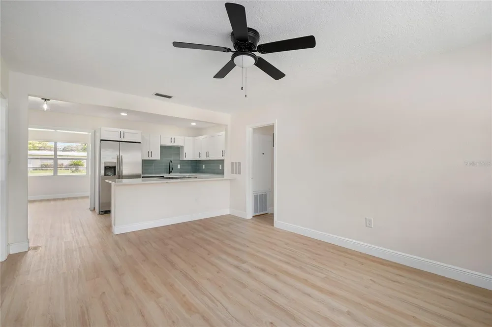 3733 SURREY DRIVE Orlando, FL 32812