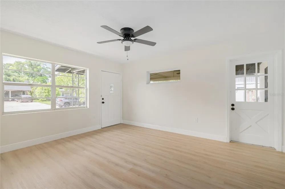 3733 SURREY DRIVE Orlando, FL 32812