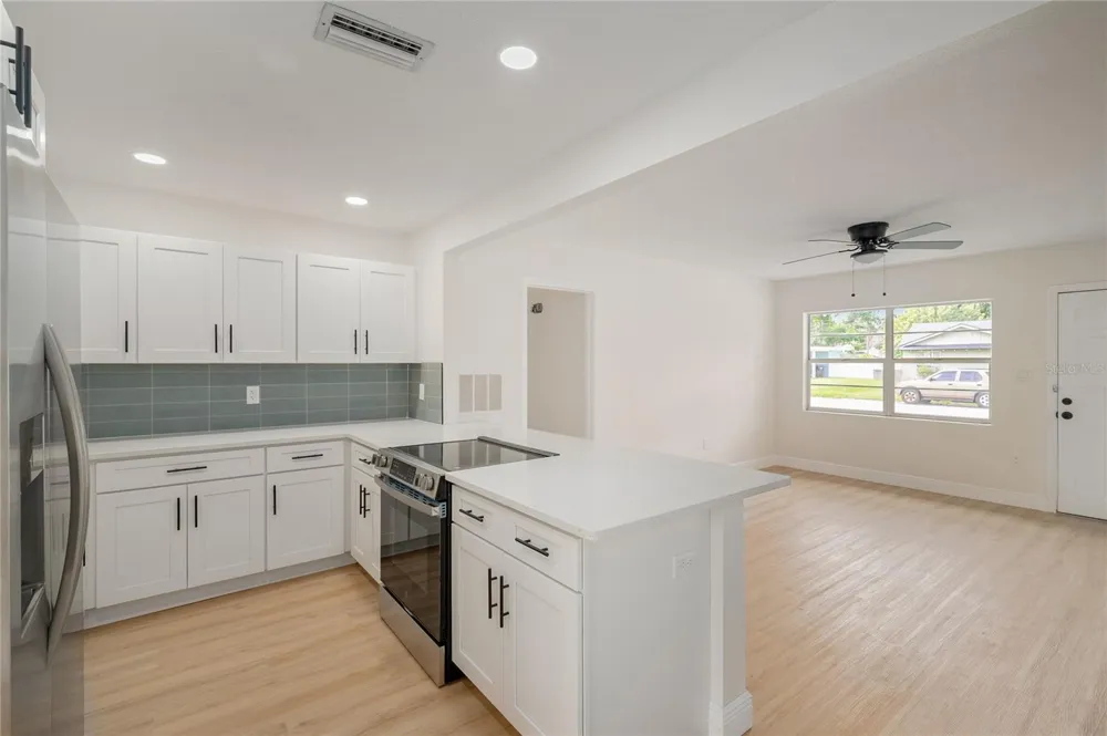 3733 SURREY DRIVE Orlando, FL 32812