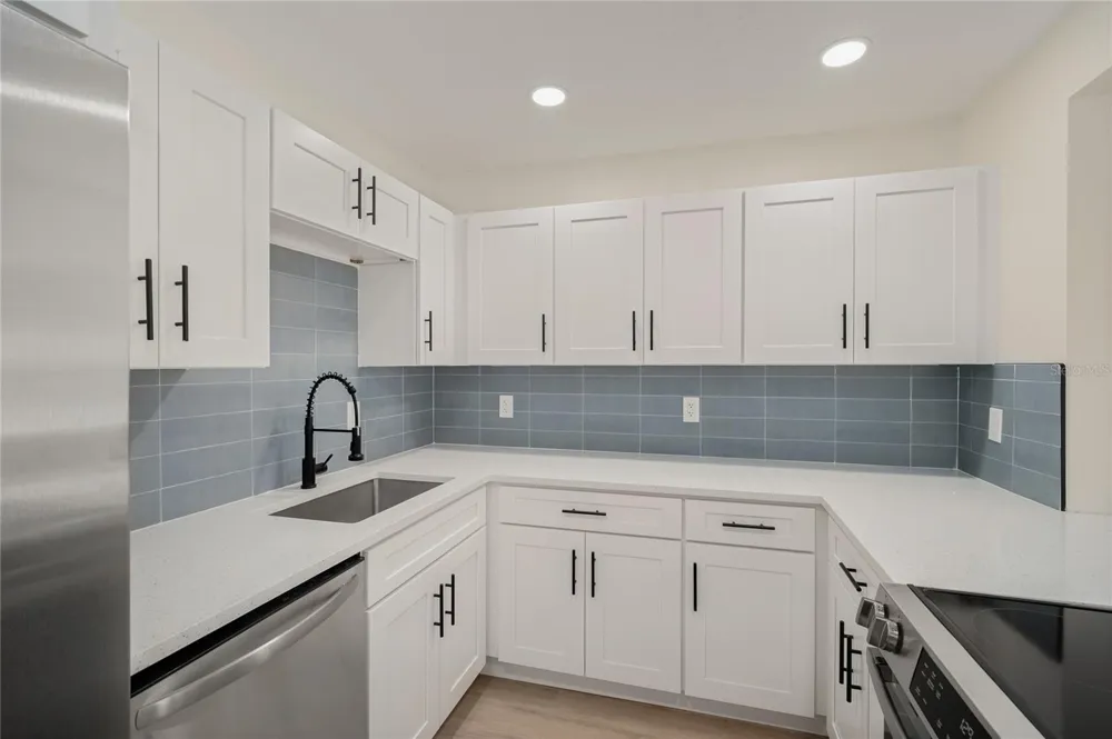 3733 SURREY DRIVE Orlando, FL 32812