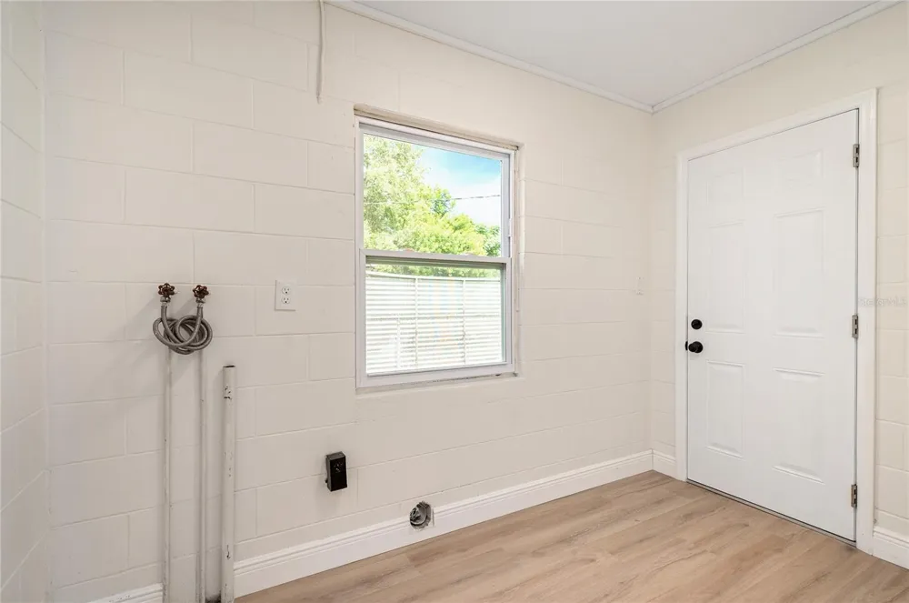 3733 SURREY DRIVE Orlando, FL 32812