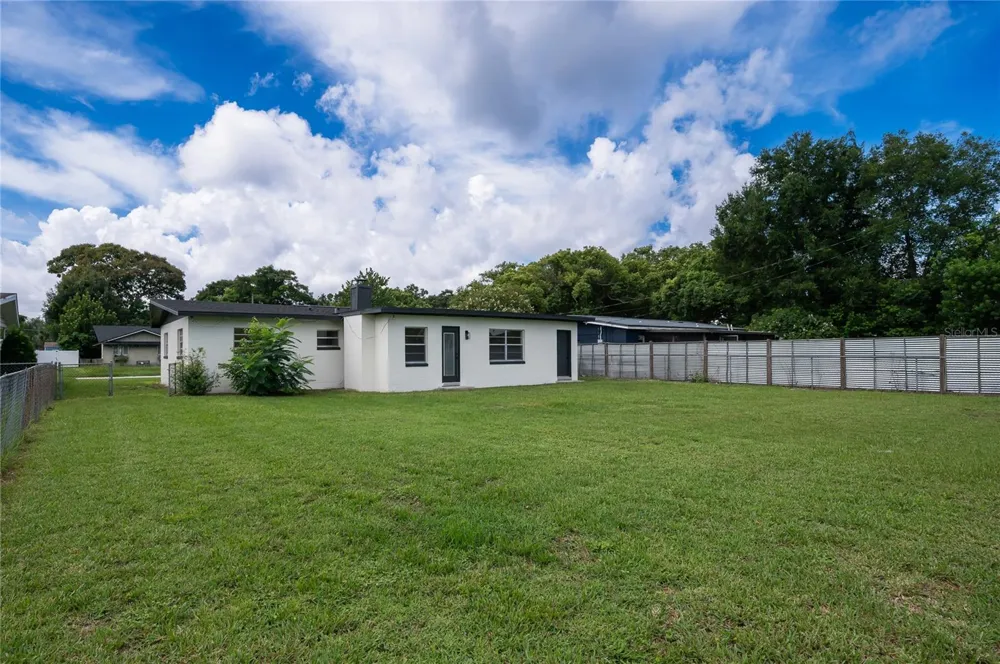 3733 SURREY DRIVE Orlando, FL 32812