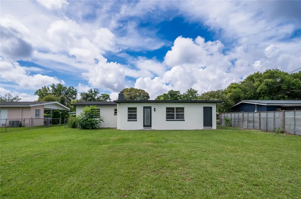 3733 SURREY DRIVE Orlando, FL 32812