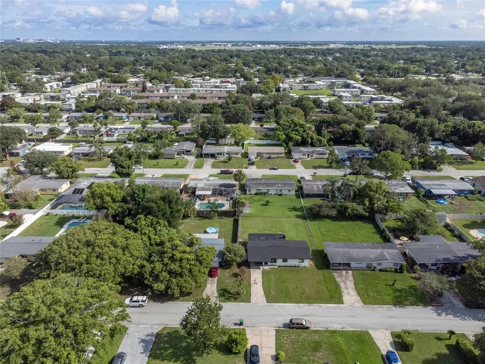 3733 SURREY DRIVE Orlando, FL 32812