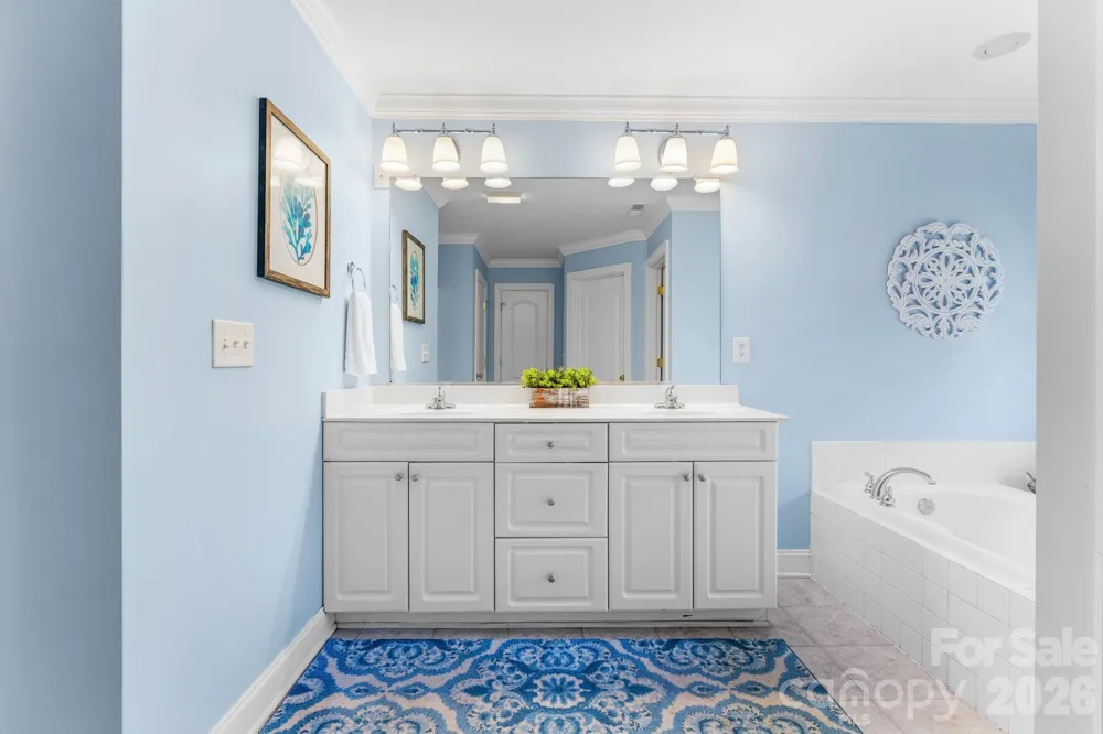 220 Lake Dale Court Clemmons, NC 27012