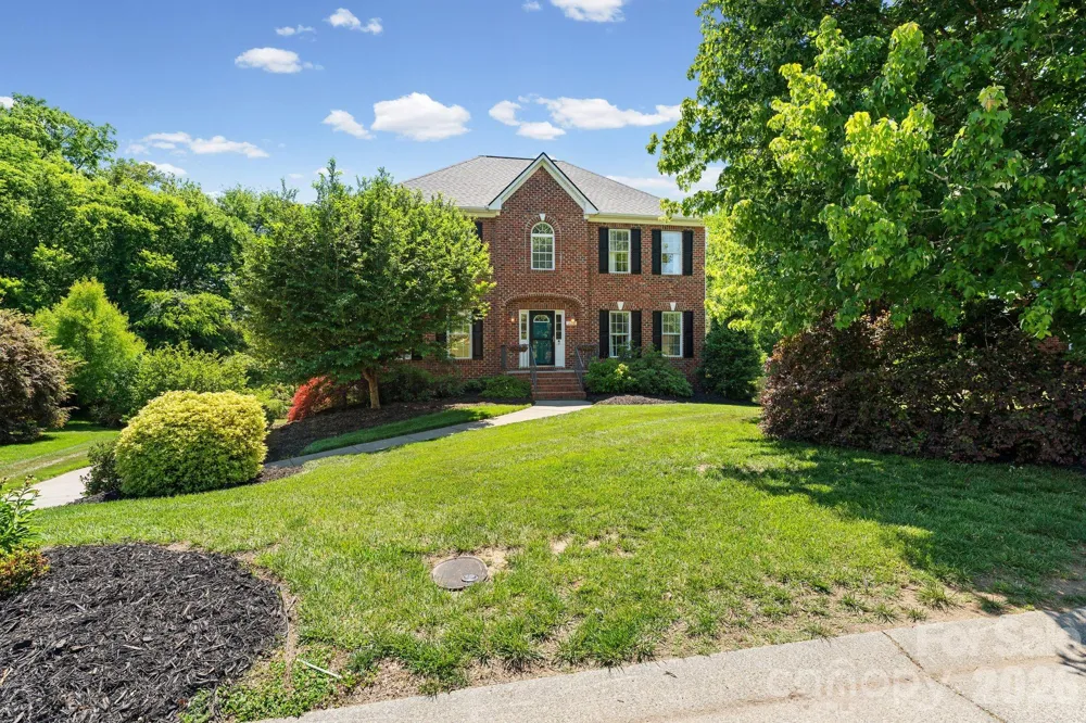 220 Lake Dale Court Clemmons, NC 27012