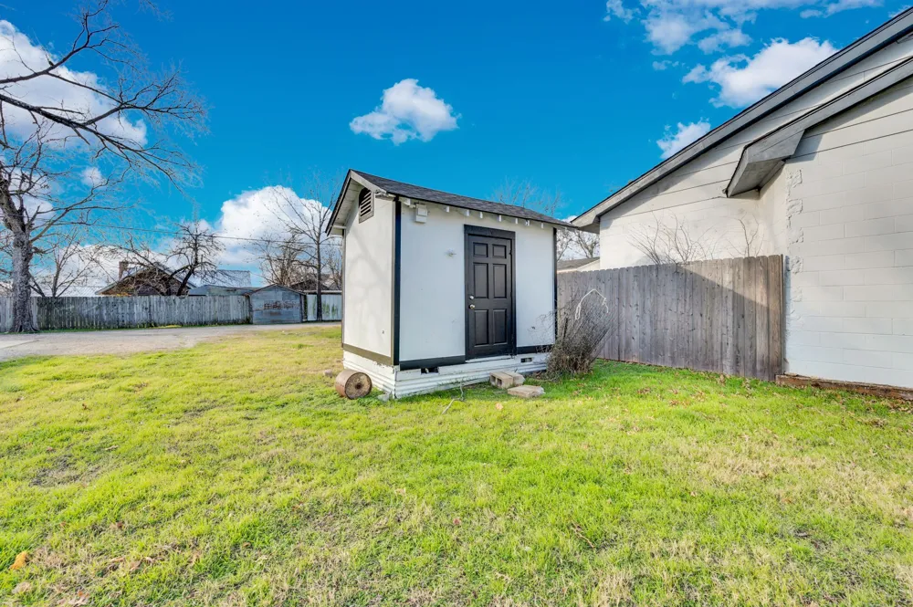 412 E Avenue F Midlothian, TX 76065