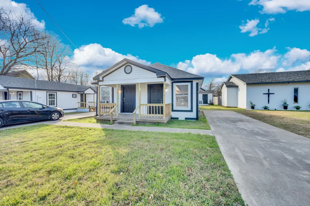 412 E Avenue F Midlothian, TX 76065