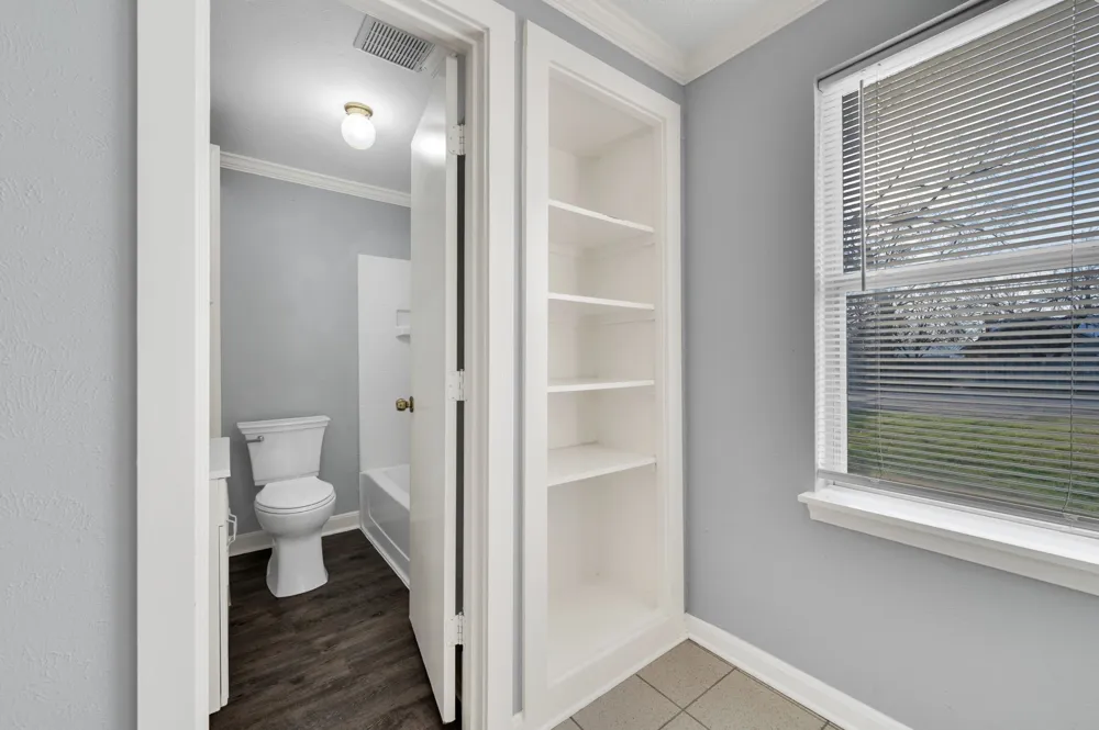 412 E Avenue F Midlothian, TX 76065