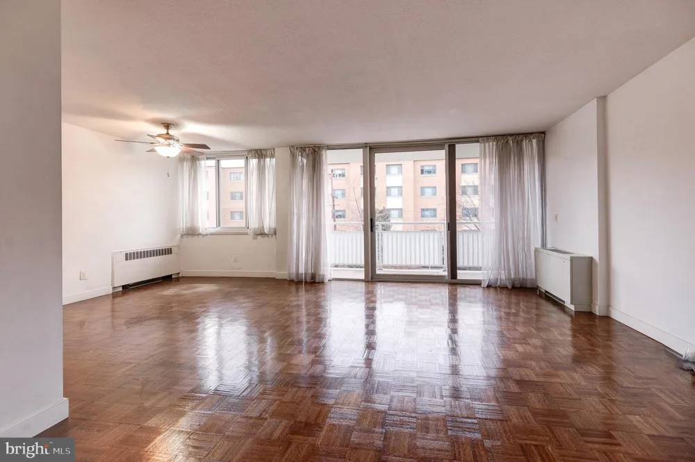 1301 S ARLINGTON RIDGE ROAD S #310 Arlington, VA 22202