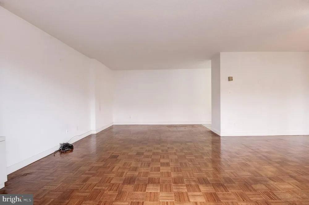 1301 S ARLINGTON RIDGE ROAD S #310 Arlington, VA 22202