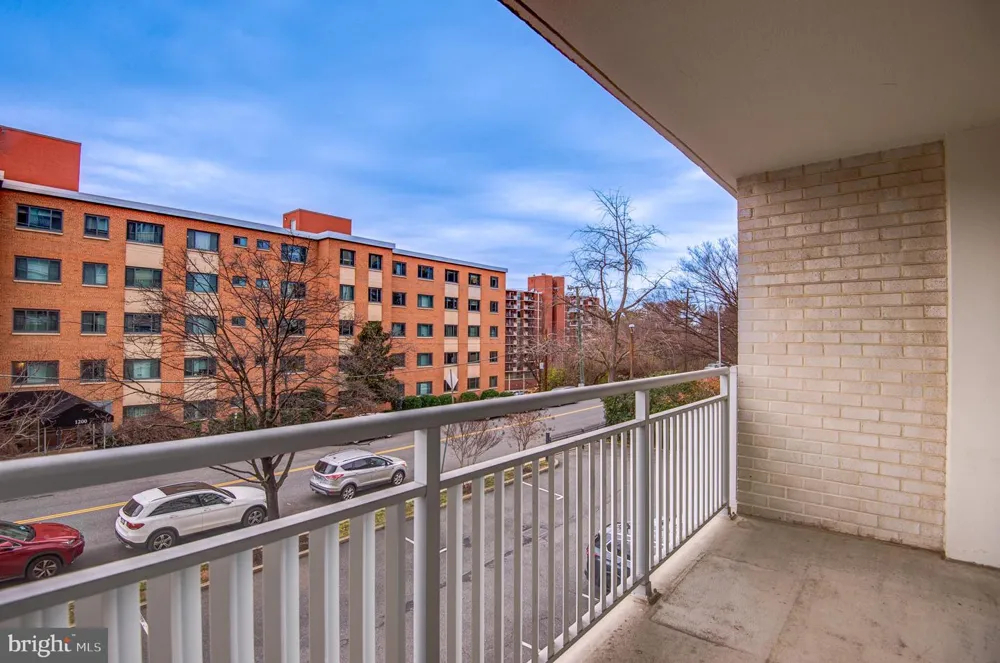 1301 S ARLINGTON RIDGE ROAD S #310 Arlington, VA 22202