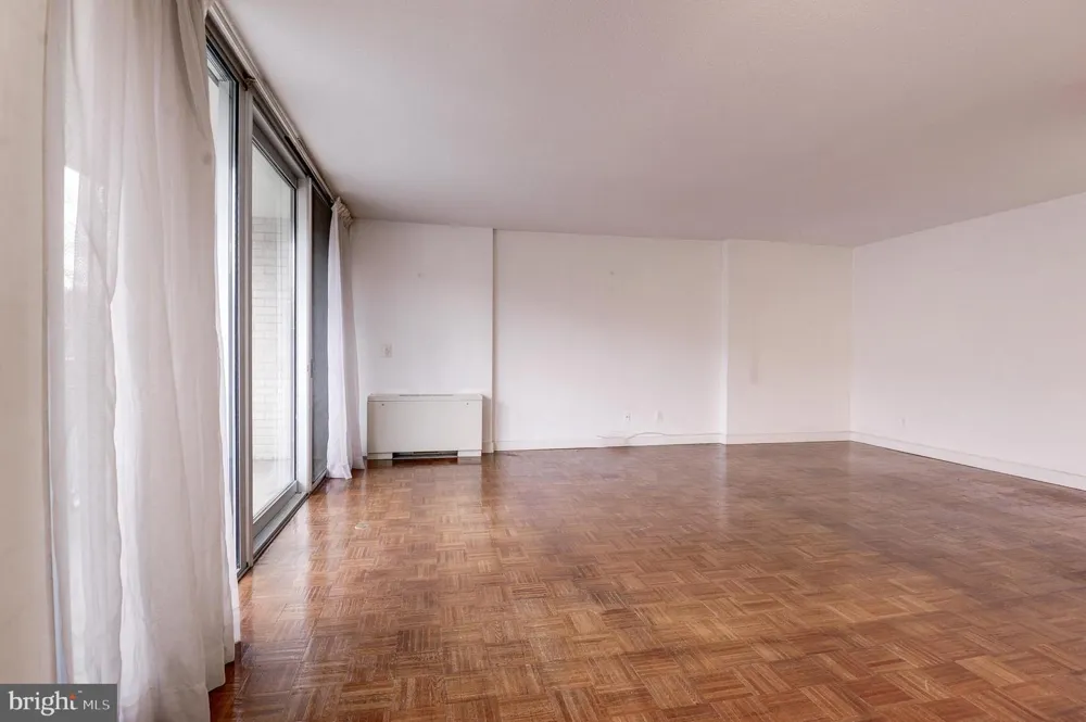 1301 S ARLINGTON RIDGE ROAD S #310 Arlington, VA 22202