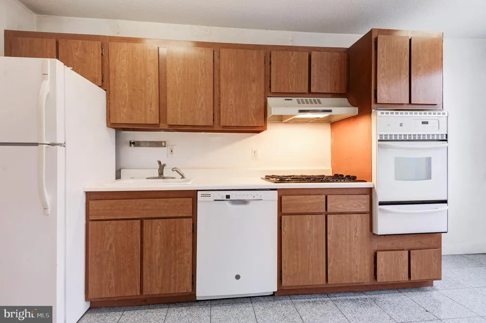 1301 S ARLINGTON RIDGE ROAD S #310 Arlington, VA 22202