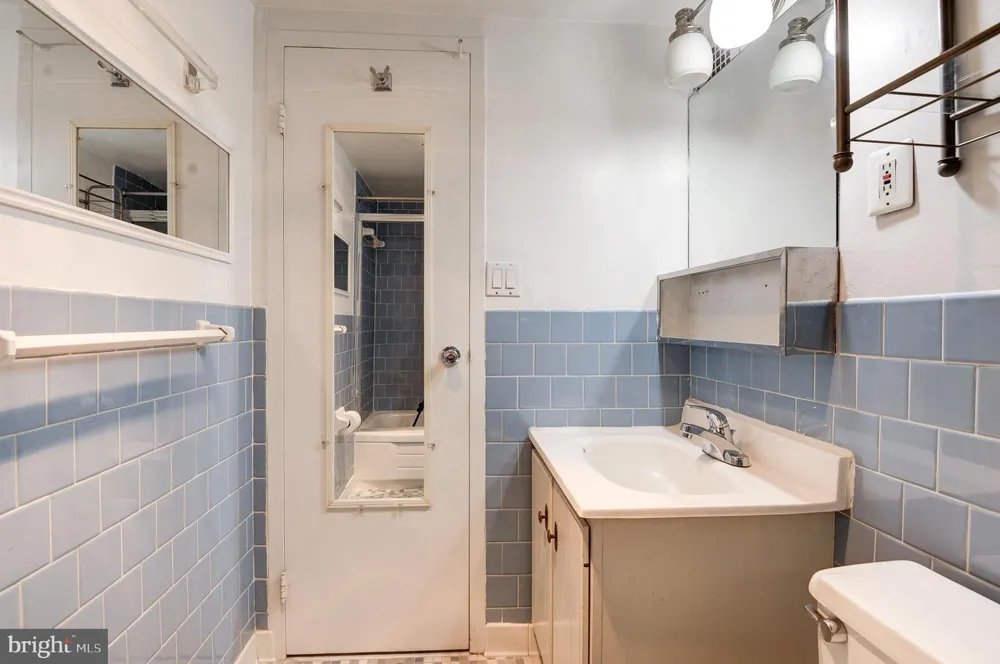 1301 S ARLINGTON RIDGE ROAD S #310 Arlington, VA 22202