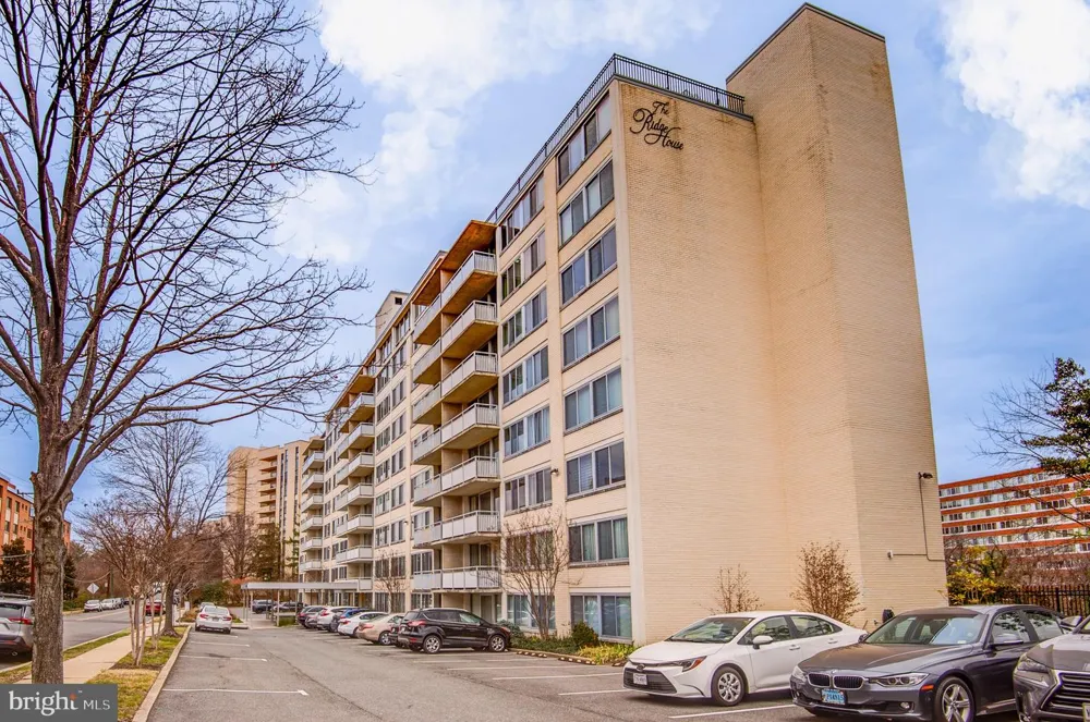 1301 S ARLINGTON RIDGE ROAD S #310 Arlington, VA 22202