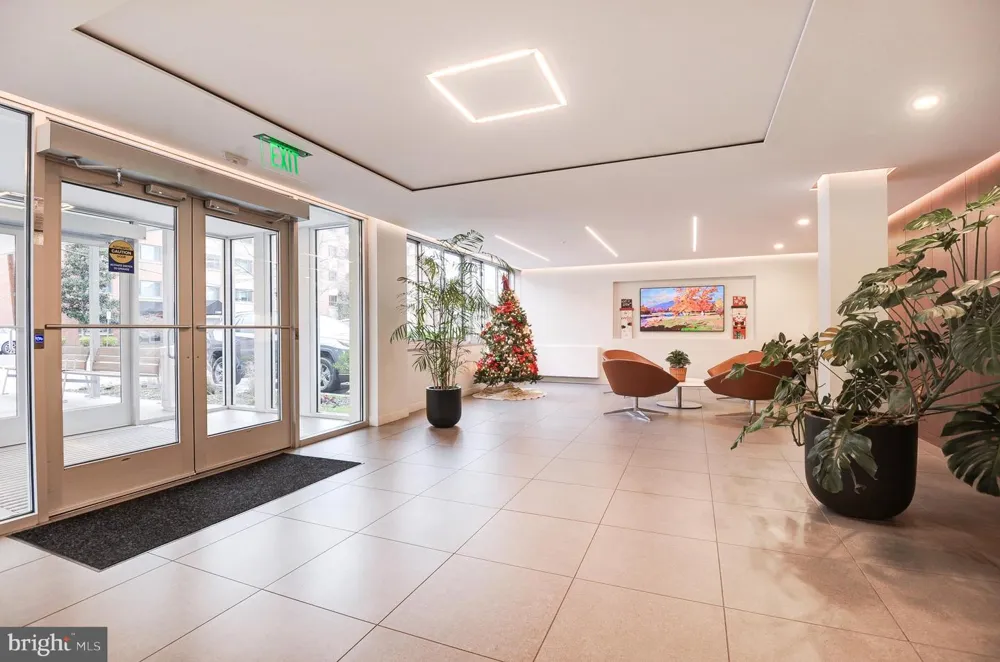 1301 S ARLINGTON RIDGE ROAD S #310 Arlington, VA 22202
