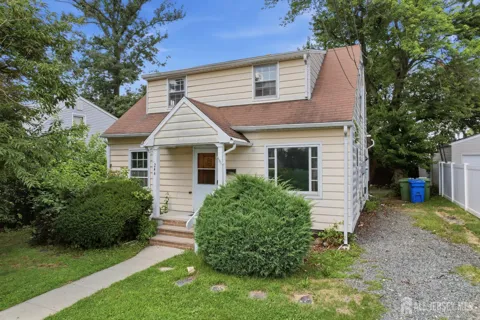 244 Armstrong Street
