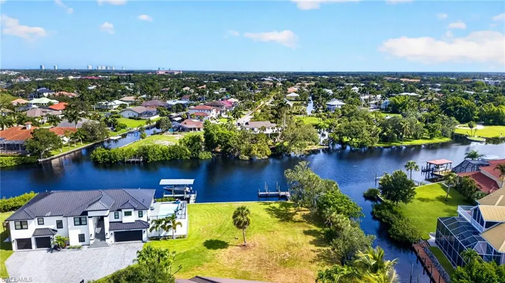 27218 High Seas Lane Bonita Springs, FL 34135