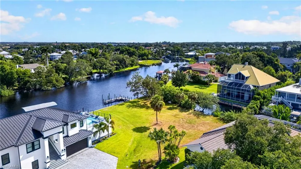 27218 High Seas Lane Bonita Springs, FL 34135