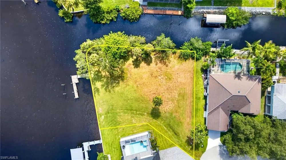 27218 High Seas Lane Bonita Springs, FL 34135