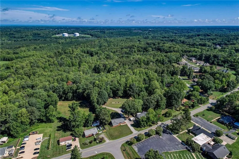 2919 Oak Ridge Road Oak Ridge, NC 27310