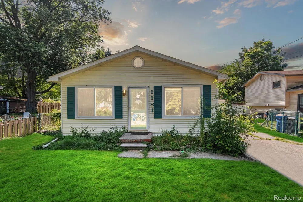 1181 Bangor Road Waterford Charter Township, MI 48328