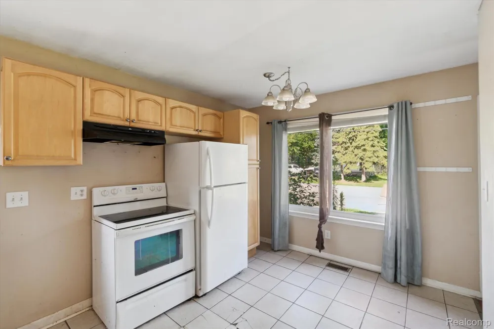 1181 Bangor Road Waterford Charter Township, MI 48328