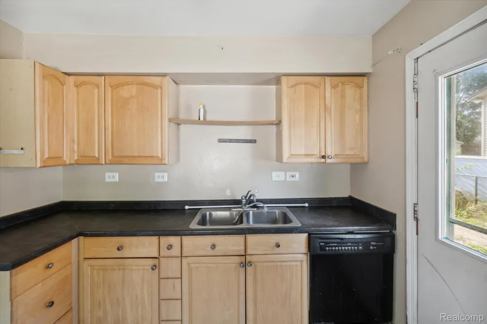 1181 Bangor Road Waterford Charter Township, MI 48328